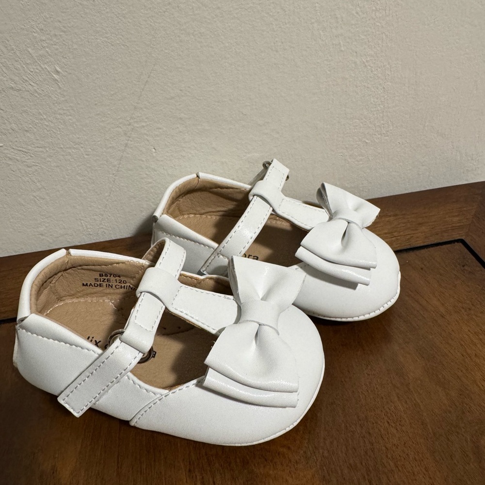 White Bow Kids Shoes/4 baby (120)
